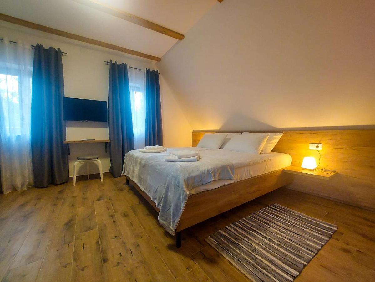 Plitvice Story Apartment Plitvicka Jezera Bagian luar foto