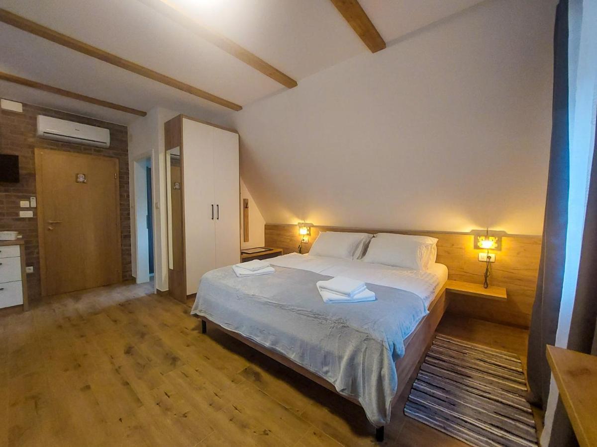 Plitvice Story Apartment Plitvicka Jezera Bagian luar foto